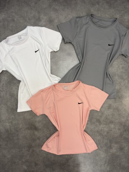 T-shirt nike