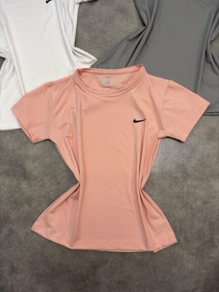 T-shirt nike