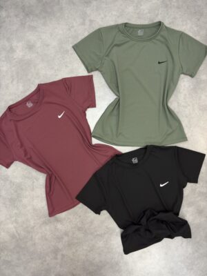 T-shirt nike